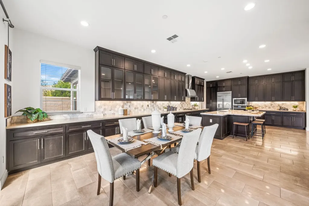 1989 Old Vine Place Brentwood CA 94513