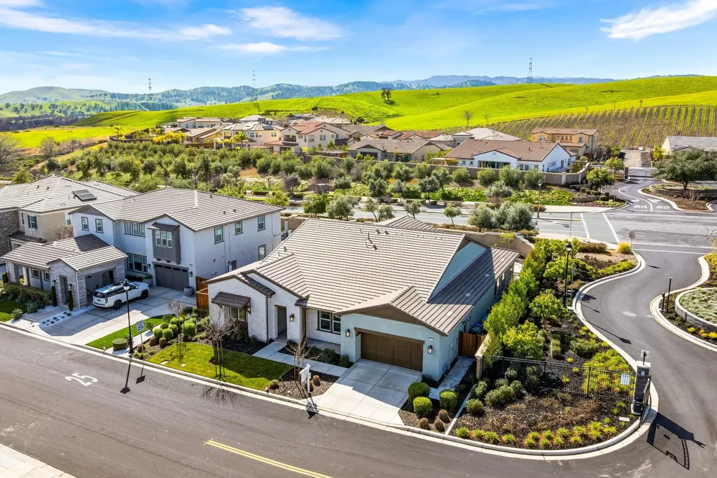 1989 Old Vine Place Brentwood CA 94513