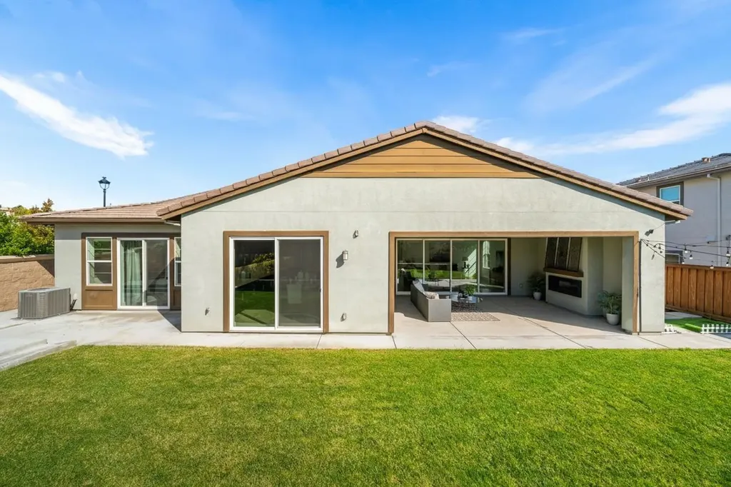 1989 Old Vine Place Brentwood CA 94513