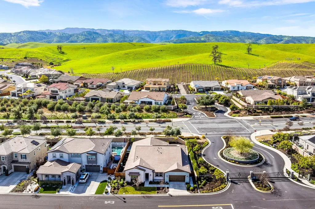 1989 Old Vine Place Brentwood CA 94513