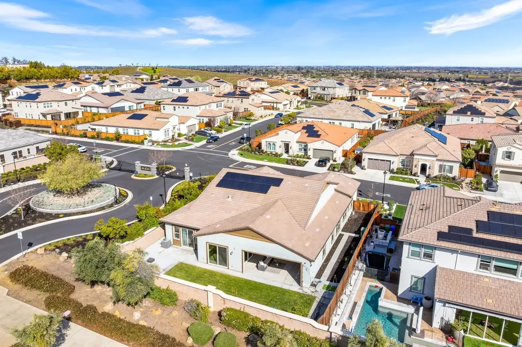 1989 Old Vine Place Brentwood CA 94513