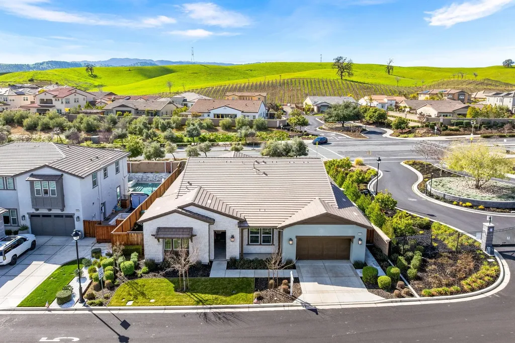 1989 Old Vine Place Brentwood CA 94513