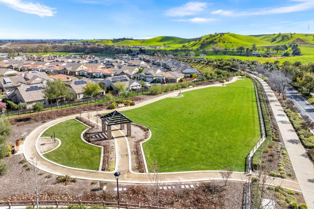 1989 Old Vine Place Brentwood CA 94513