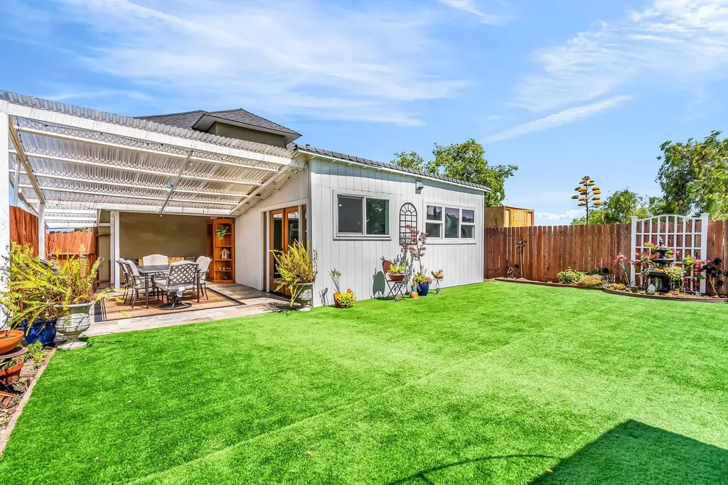 2350 Shell Avenue Martinez CA 94553