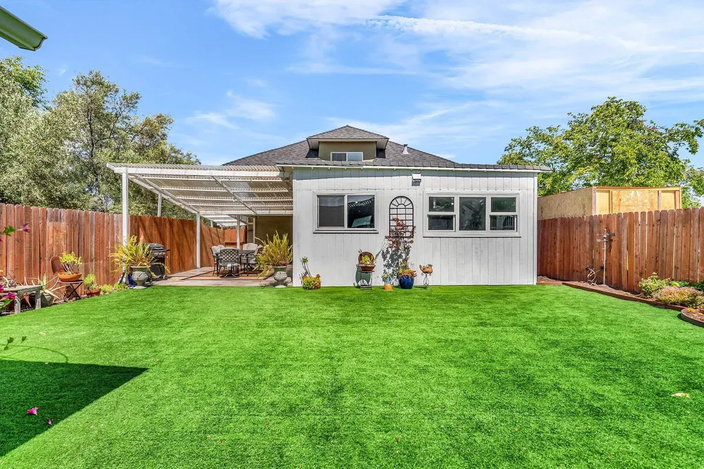 2350 Shell Avenue Martinez CA 94553