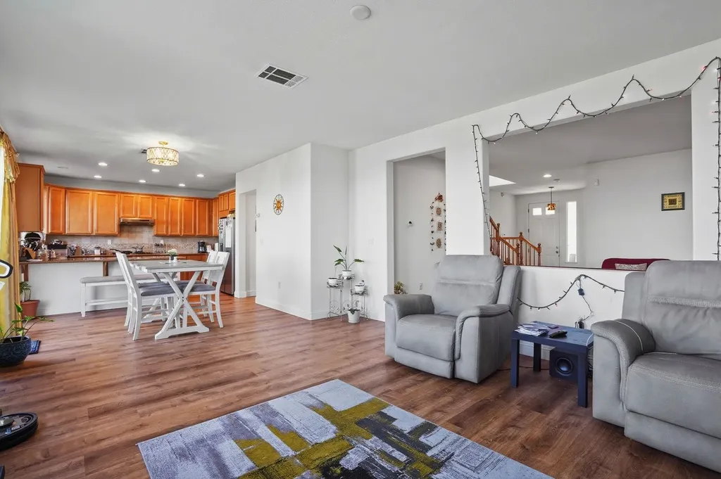 106 White Cap Cove Hercules CA 94547