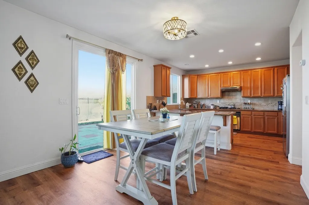 106 White Cap Cove Hercules CA 94547