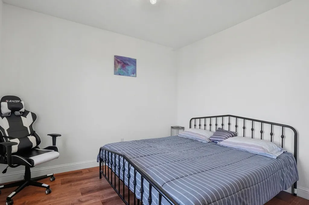 106 White Cap Cove Hercules CA 94547