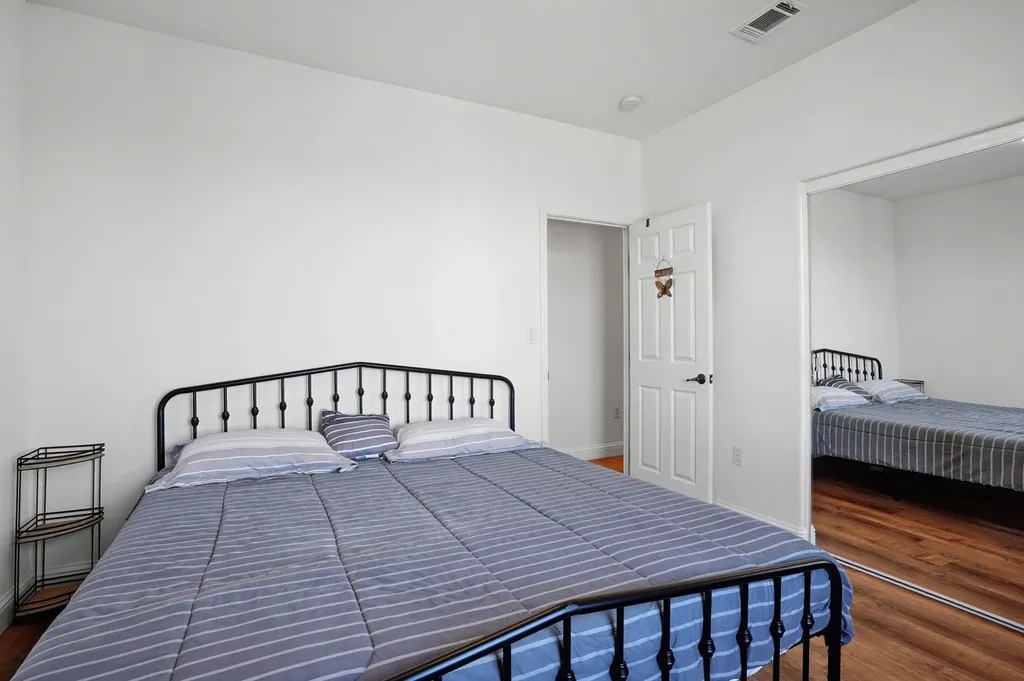 106 White Cap Cove Hercules CA 94547