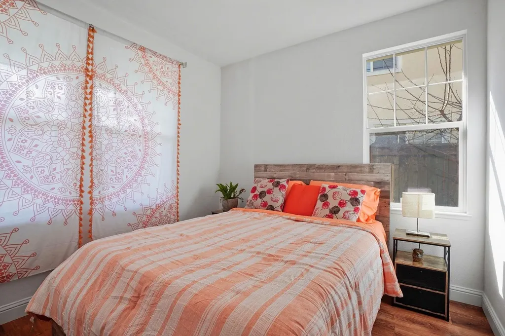 106 White Cap Cove Hercules CA 94547