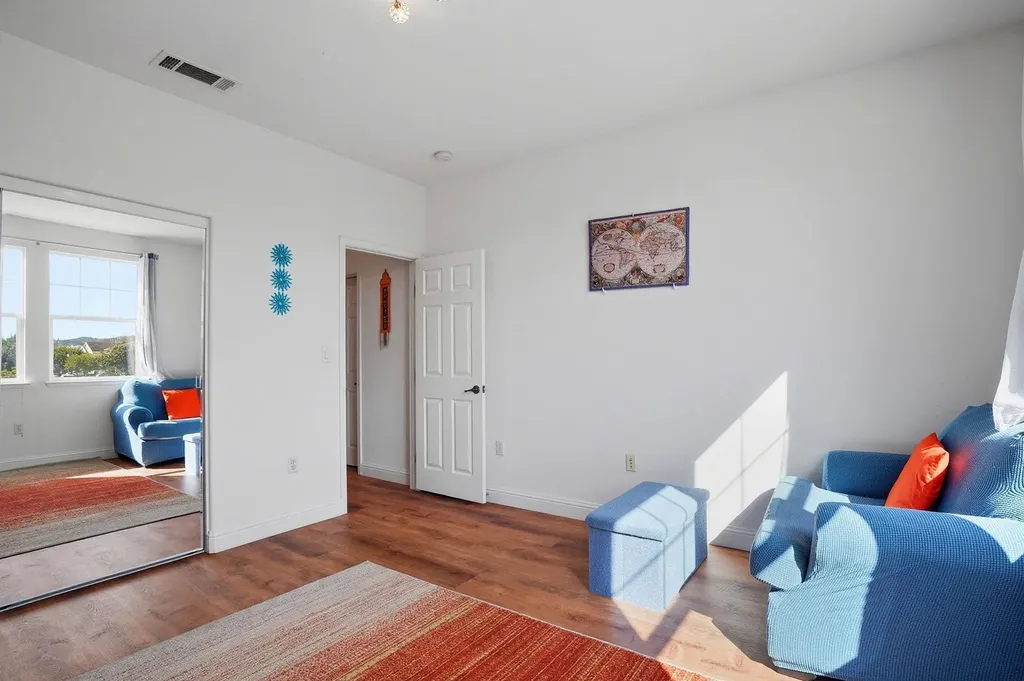 106 White Cap Cove Hercules CA 94547