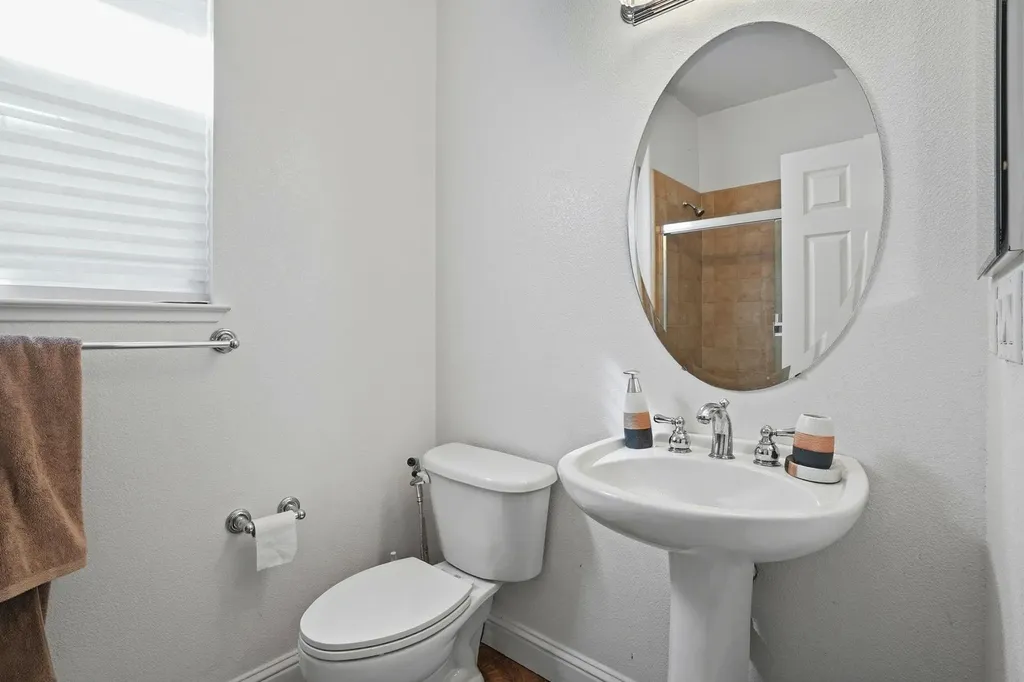 106 White Cap Cove Hercules CA 94547