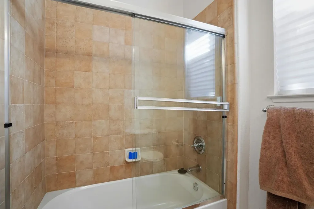 106 White Cap Cove Hercules CA 94547