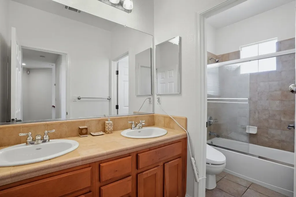 106 White Cap Cove Hercules CA 94547