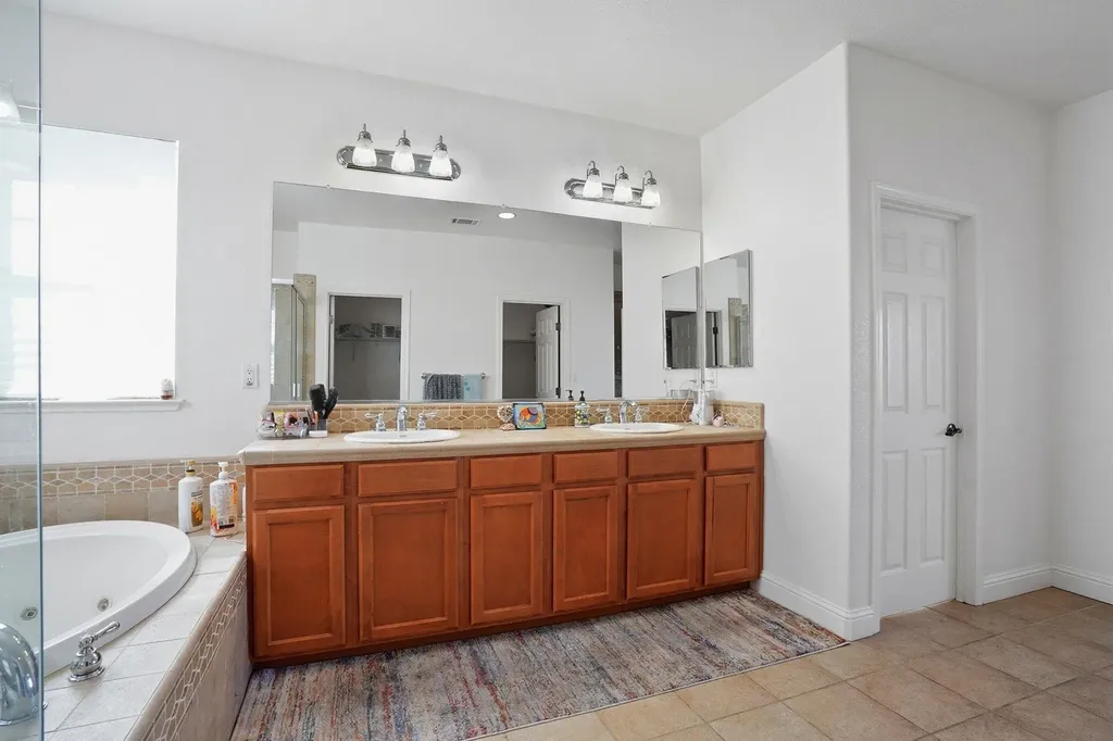 106 White Cap Cove Hercules CA 94547