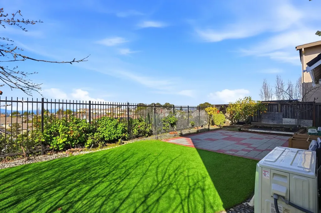 106 White Cap Cove Hercules CA 94547