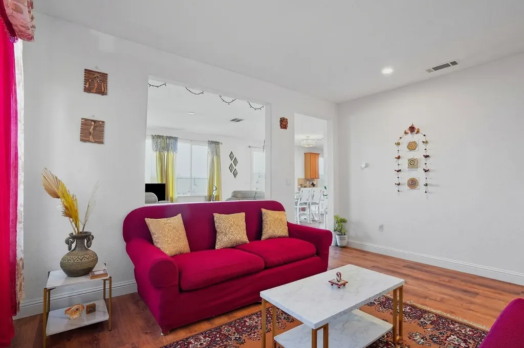 106 White Cap Cove Hercules CA 94547