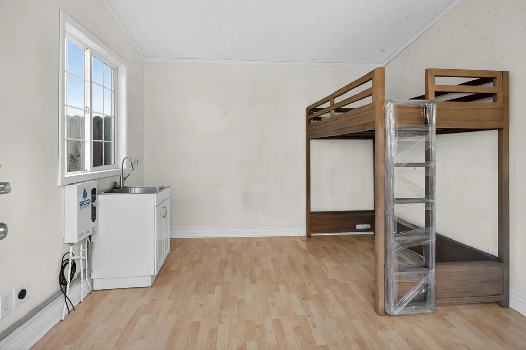 210 Chanslor Avenue Richmond CA 94801