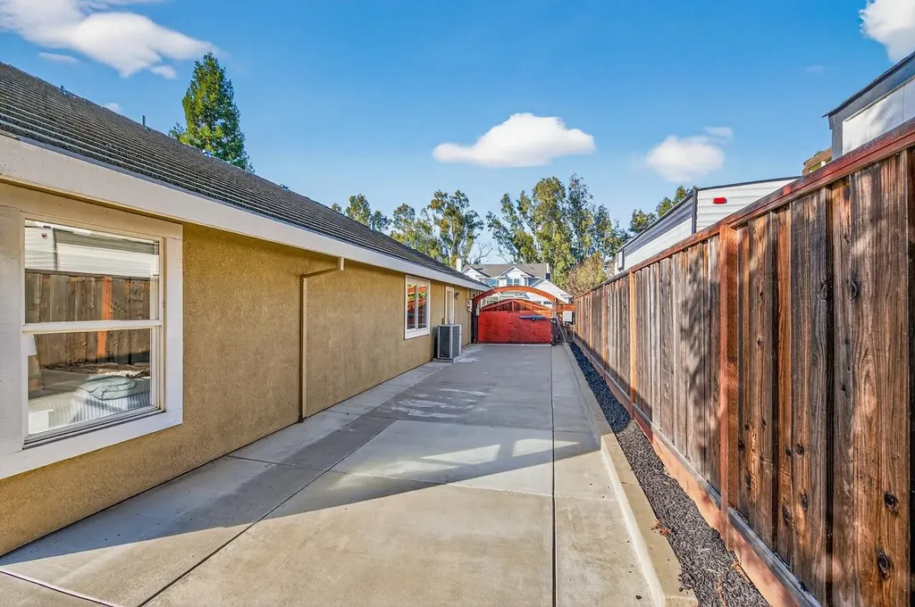 761 Cottonwood Court Livermore CA 94551