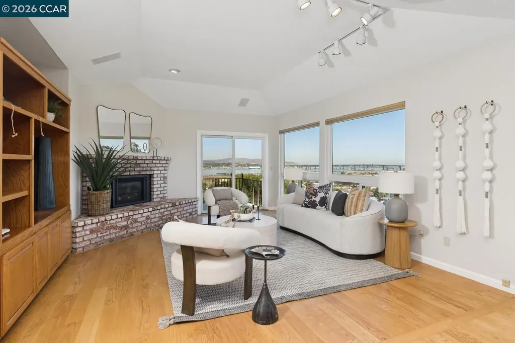 1087 Hillside Drive Martinez CA 94553