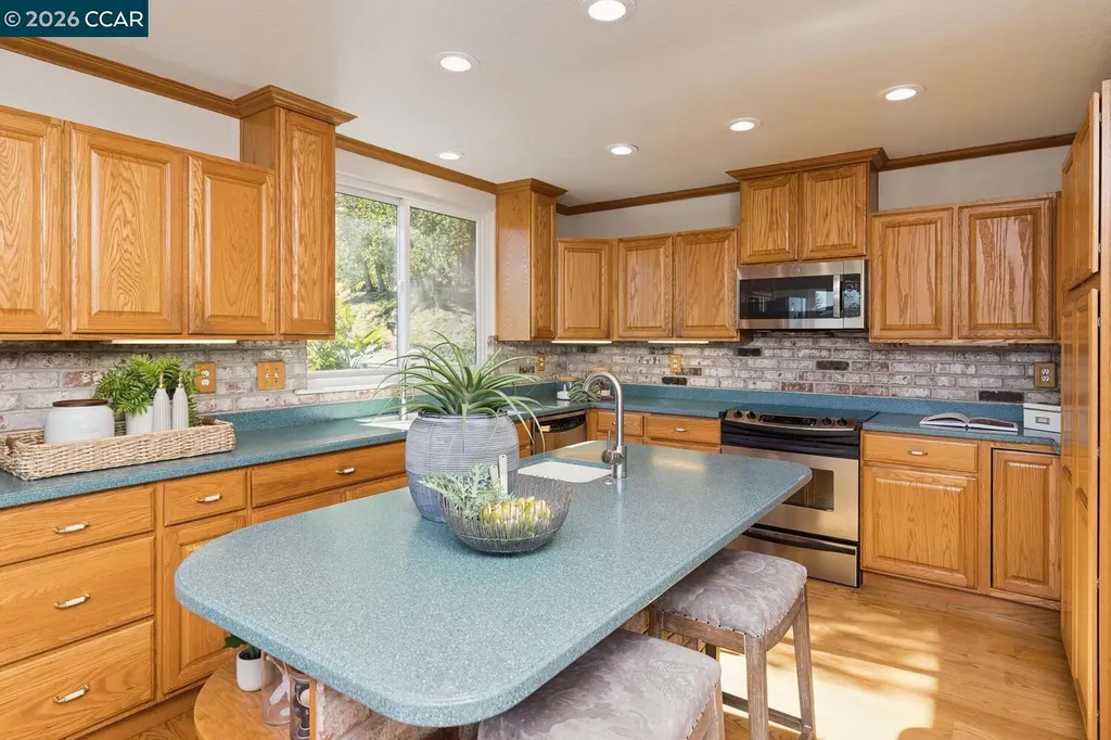 1087 Hillside Drive Martinez CA 94553