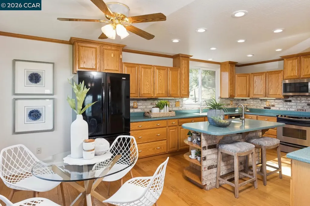 1087 Hillside Drive Martinez CA 94553