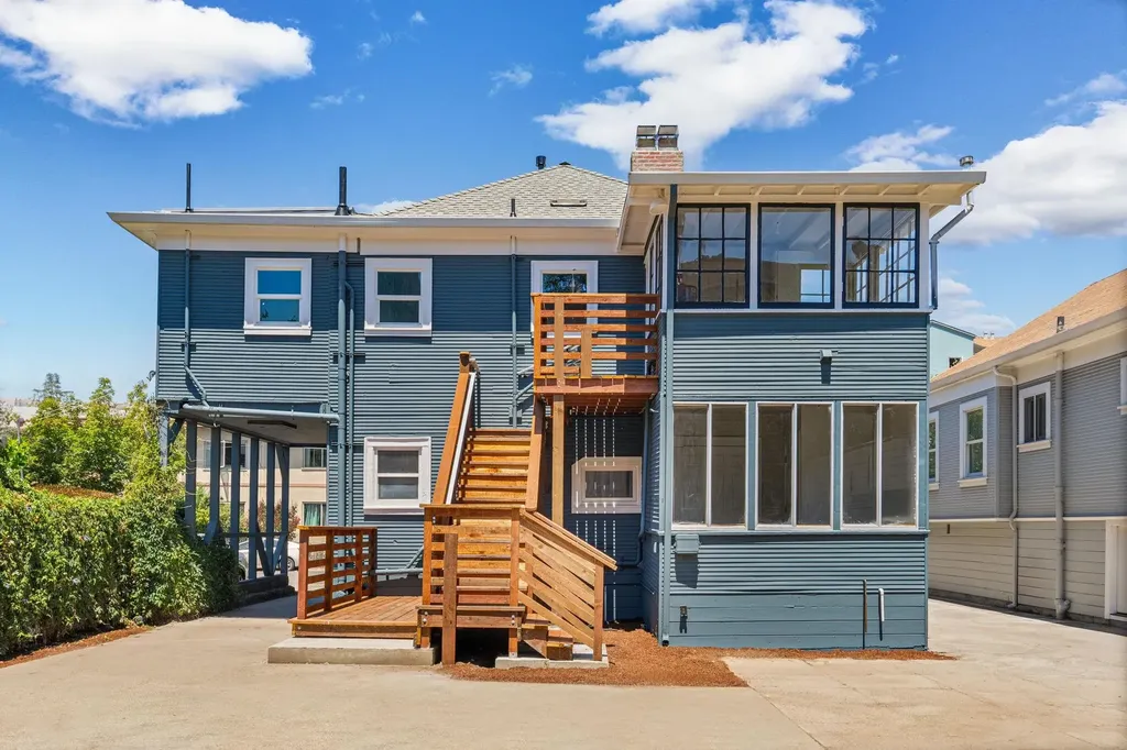 551 53rd Street Oakland CA 94609