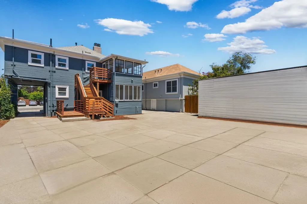 551 53rd Street Oakland CA 94609