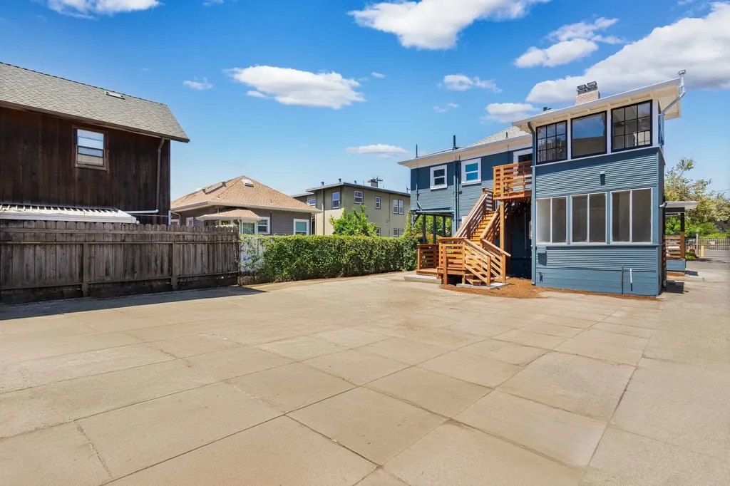 551 53rd Street Oakland CA 94609