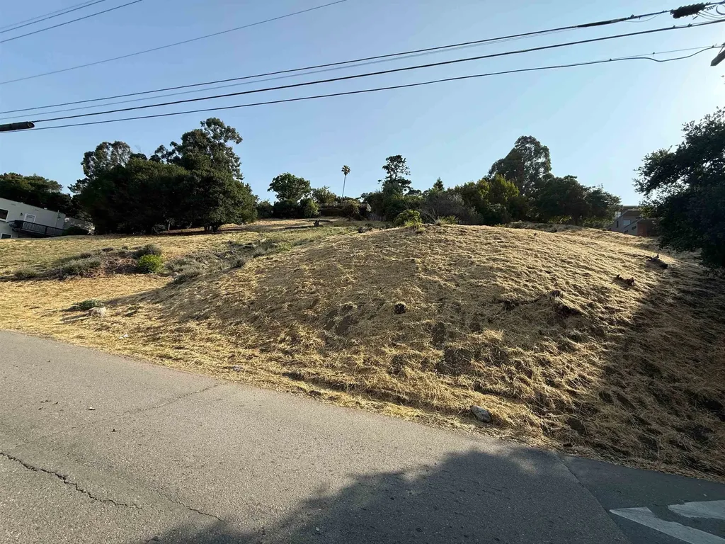 Outlook Avenue Oakland CA 94608