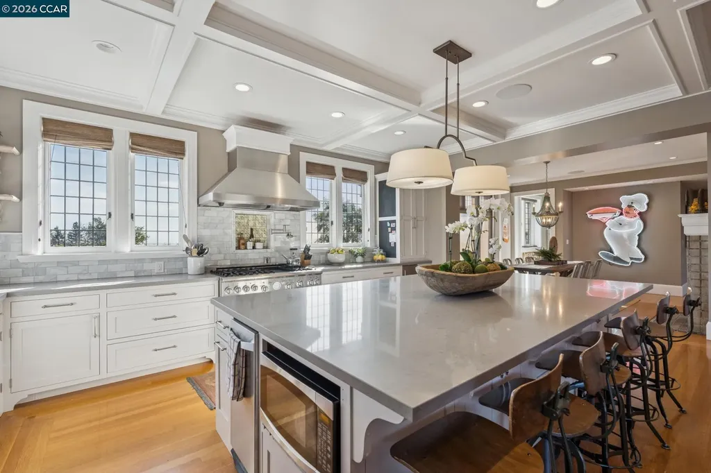 62 Farragut Avenue Piedmont CA 94610