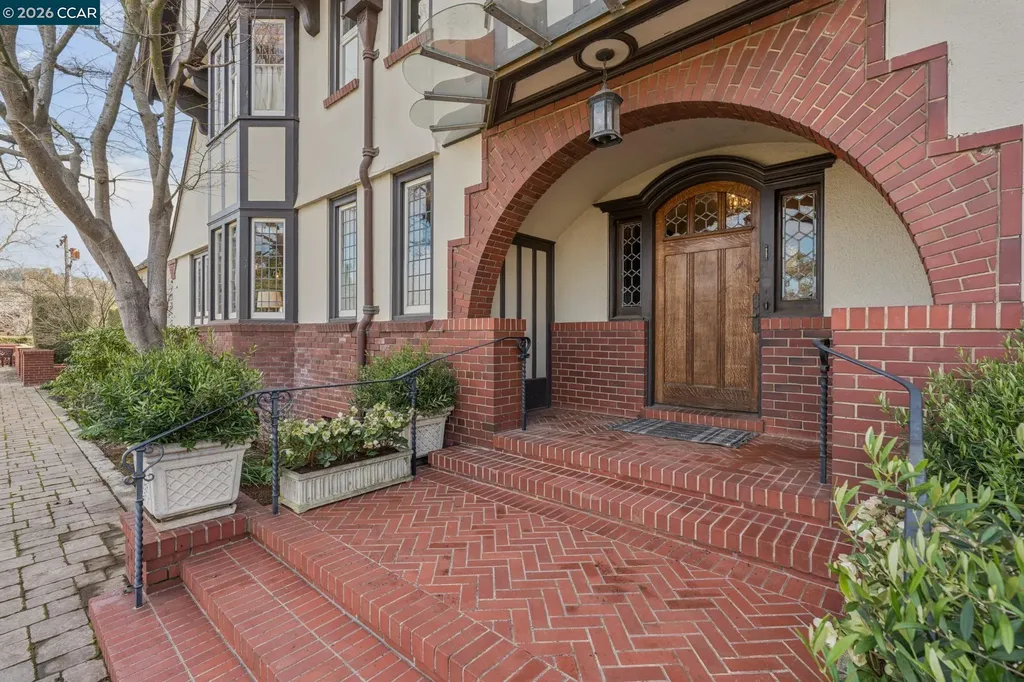 62 Farragut Avenue Piedmont CA 94610