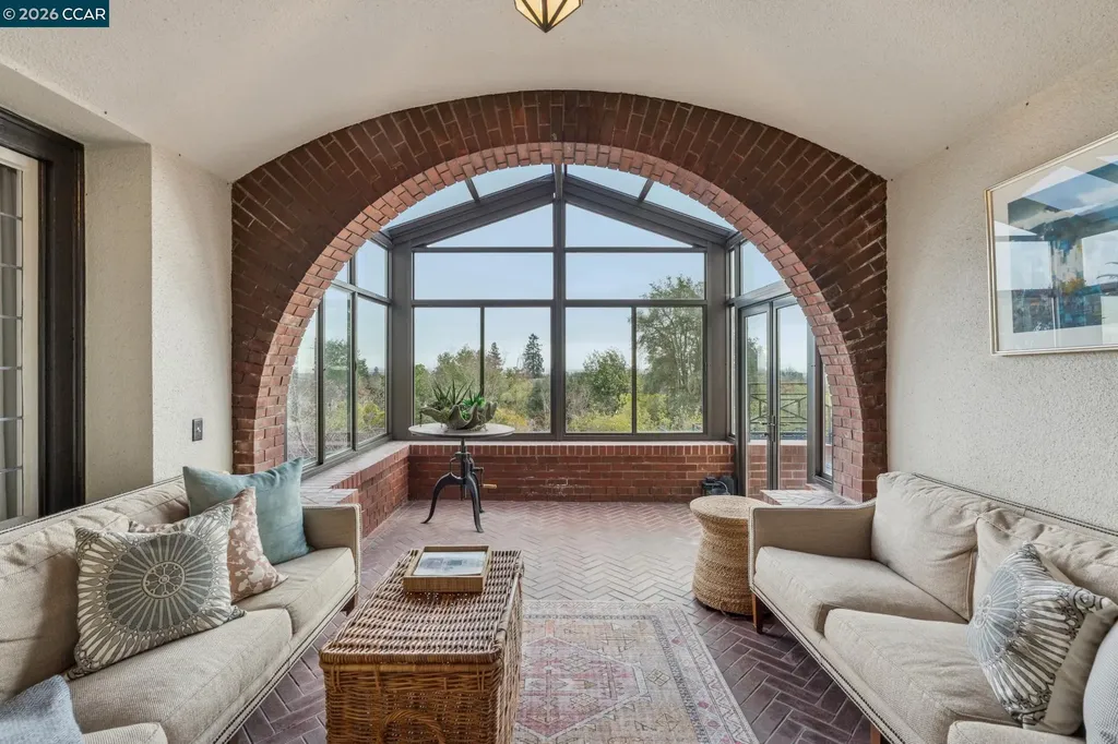 62 Farragut Avenue Piedmont CA 94610