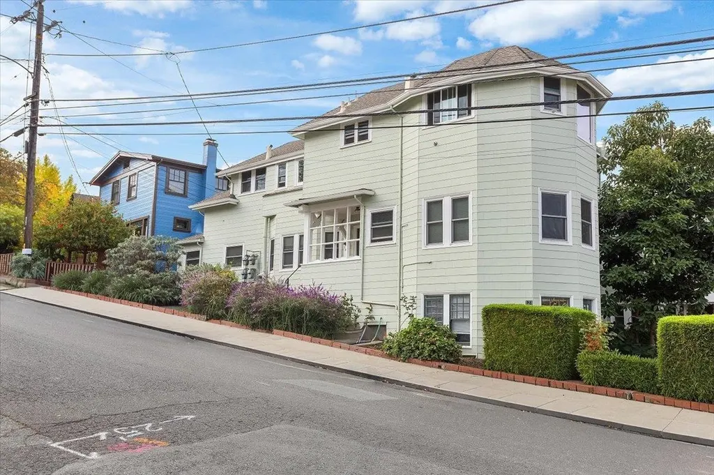 133 Echo Avenue Oakland CA 94611