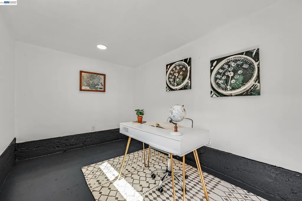 5407 Roberts Avenue Oakland CA 94619