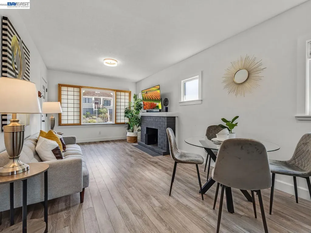 5407 Roberts Avenue Oakland CA 94619