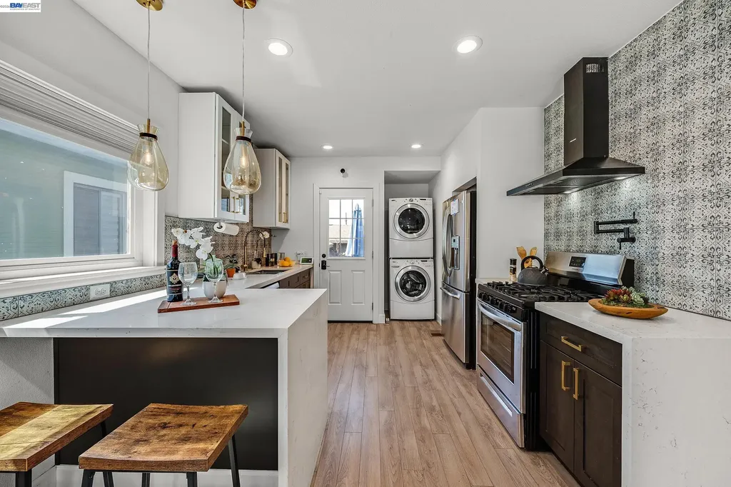 5407 Roberts Avenue Oakland CA 94619