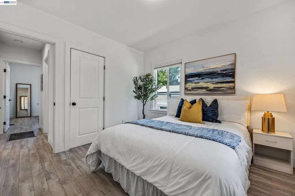5407 Roberts Avenue Oakland CA 94619