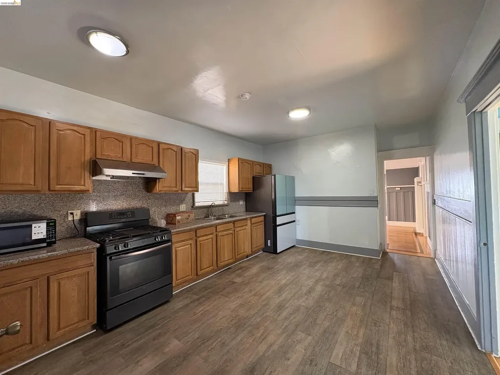 2021 Mitchell Street Oakland CA 94601