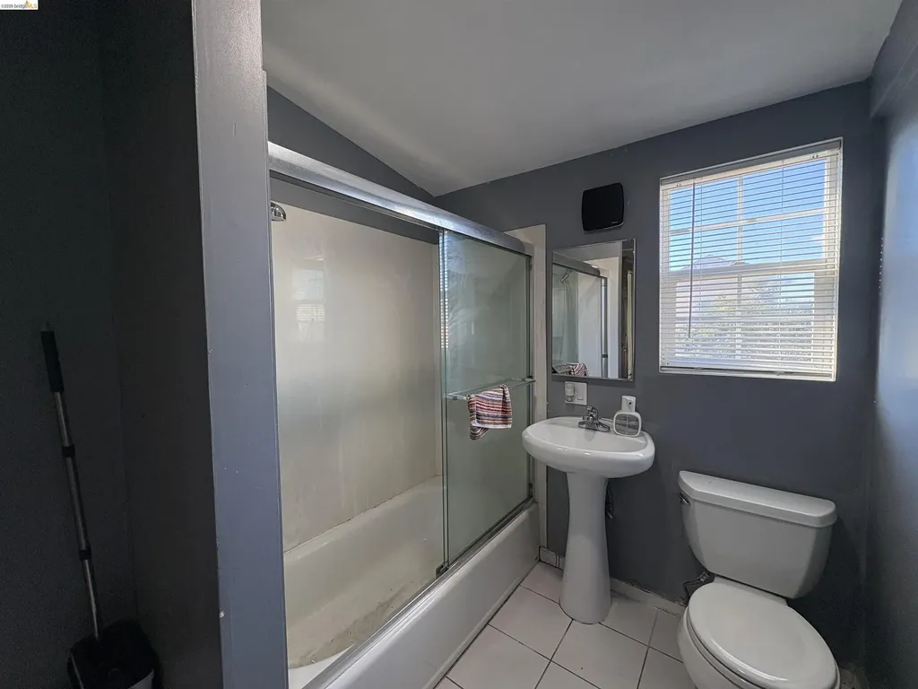 2021 Mitchell Street Oakland CA 94601