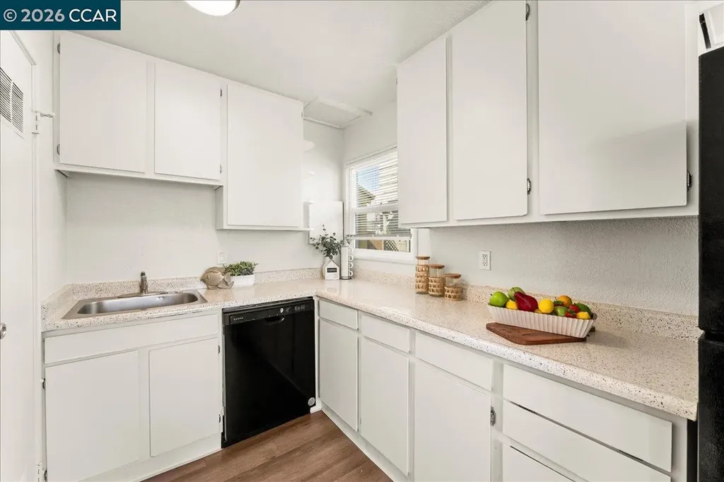 4135-4137 West Street Oakland CA 94608