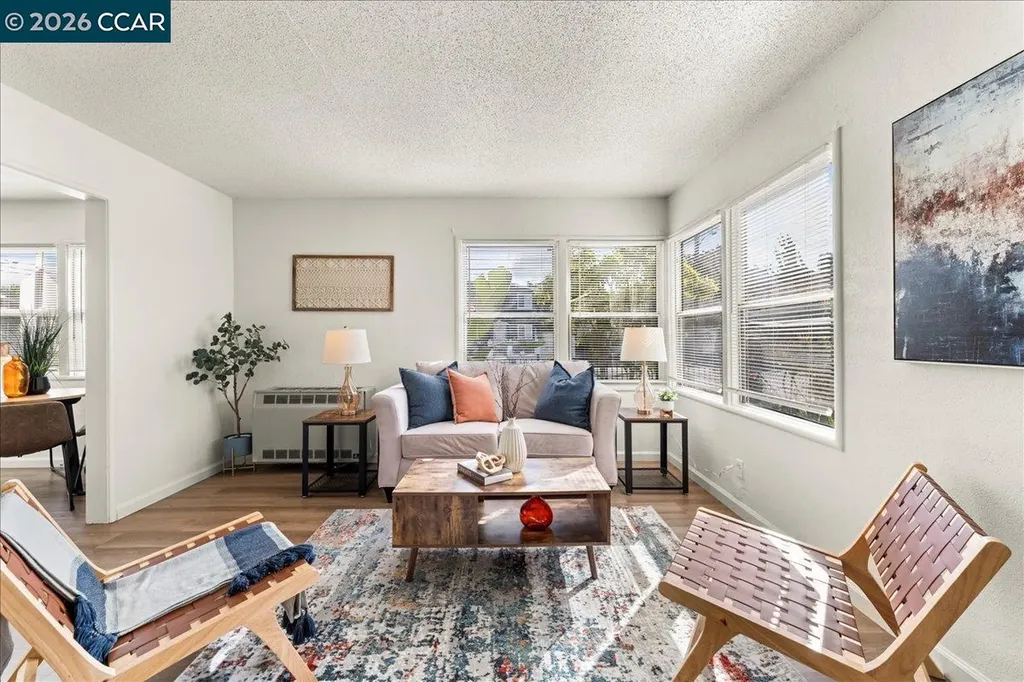 4135-4137 West Street Oakland CA 94608