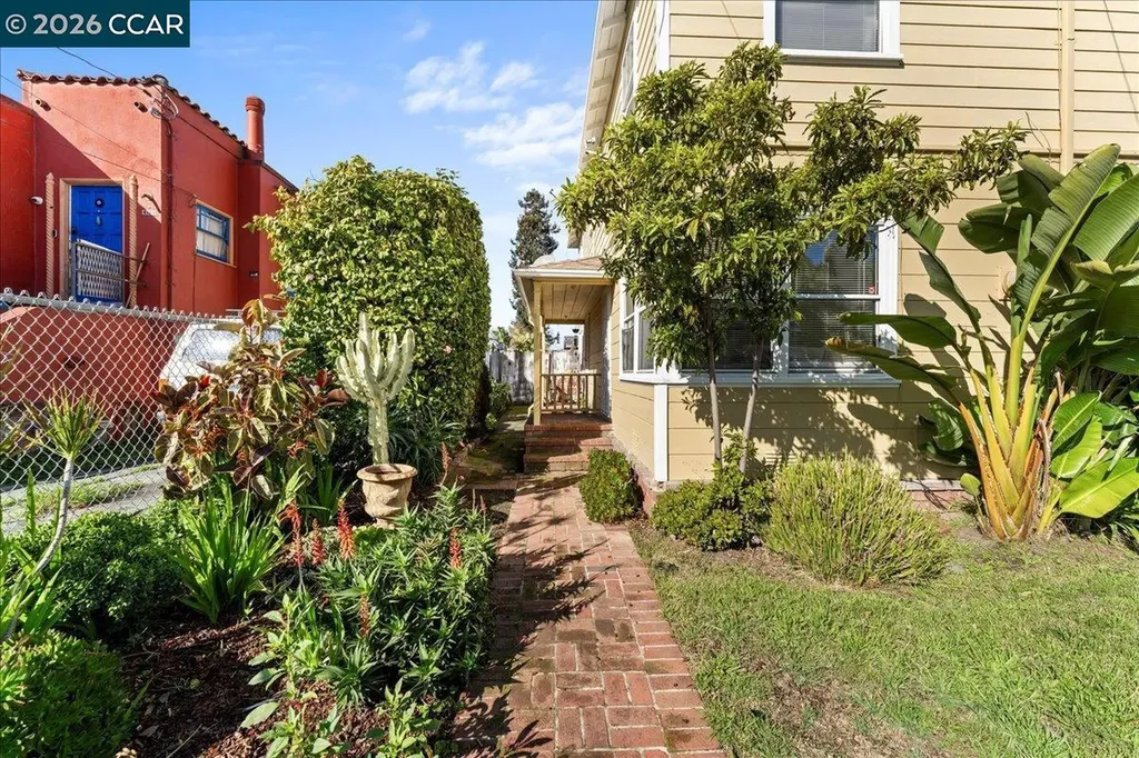 4135-4137 West Street Oakland CA 94608