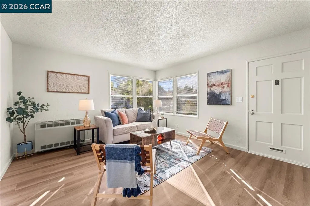 4135-4137 West Street Oakland CA 94608