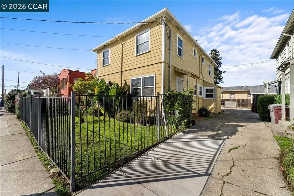 4135-4137 West Street Oakland CA 94608