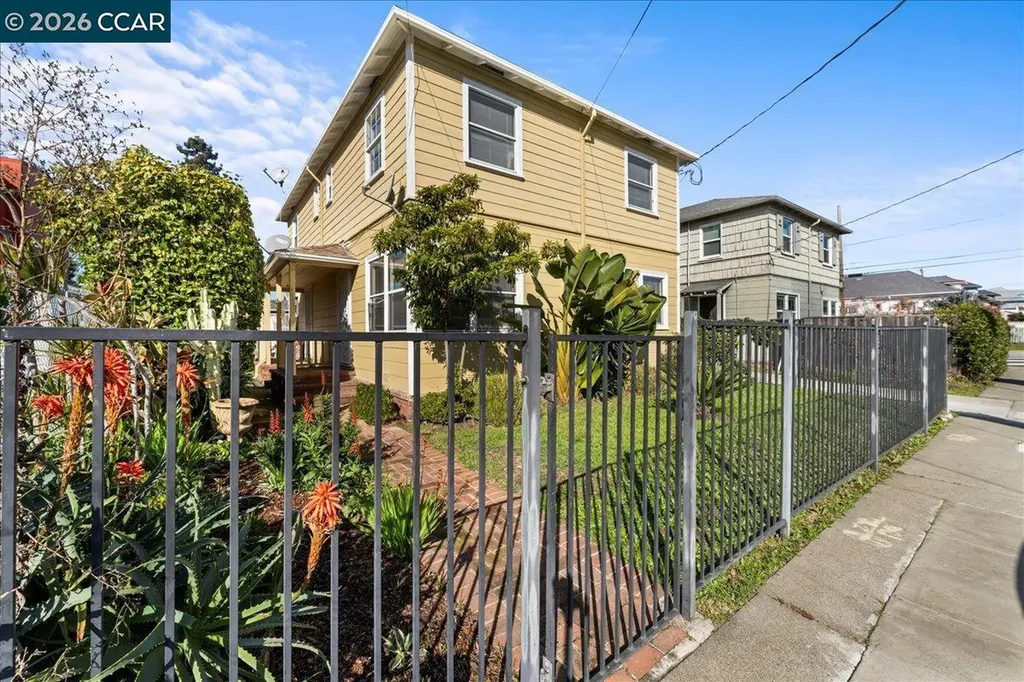 4135-4137 West Street Oakland CA 94608