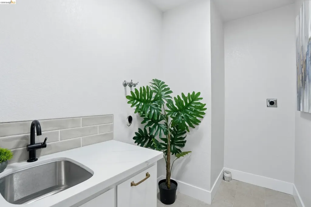 6201 Hillside Drive El Sobrante CA 94803