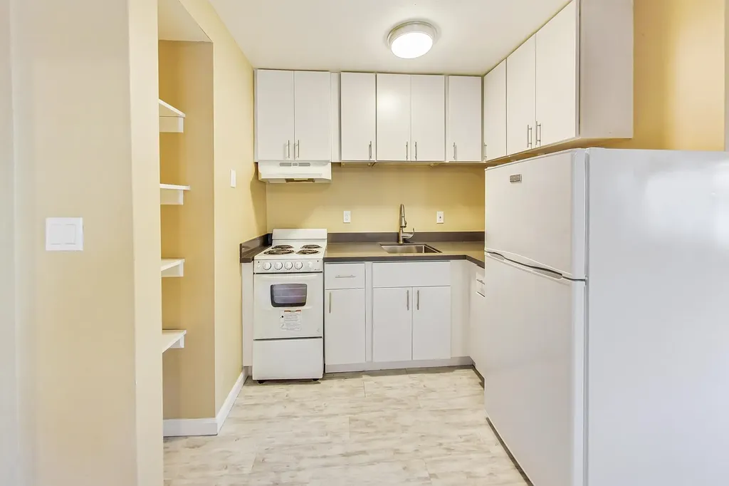 3257 Delaware Street Oakland CA 94602