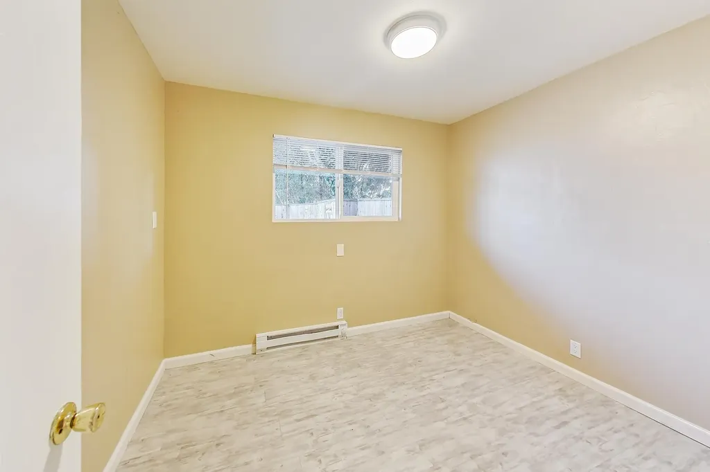 3257 Delaware Street Oakland CA 94602