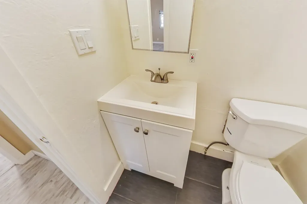 3257 Delaware Street Oakland CA 94602